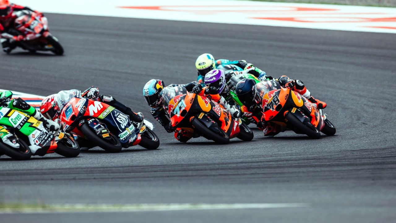 LATE HEARTBREAK FOR HOME HERO VALENTIN PERRONE WITH LAST LAP CRASH AT ARGENTINA GRAND PRIX