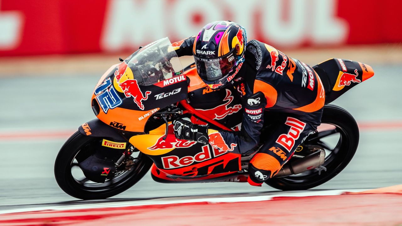 RAINY AND TRICKY DAY ONE IN TEXAS FOR JACOB ROULSTONE ON RETURN FROM NECK-INJURY