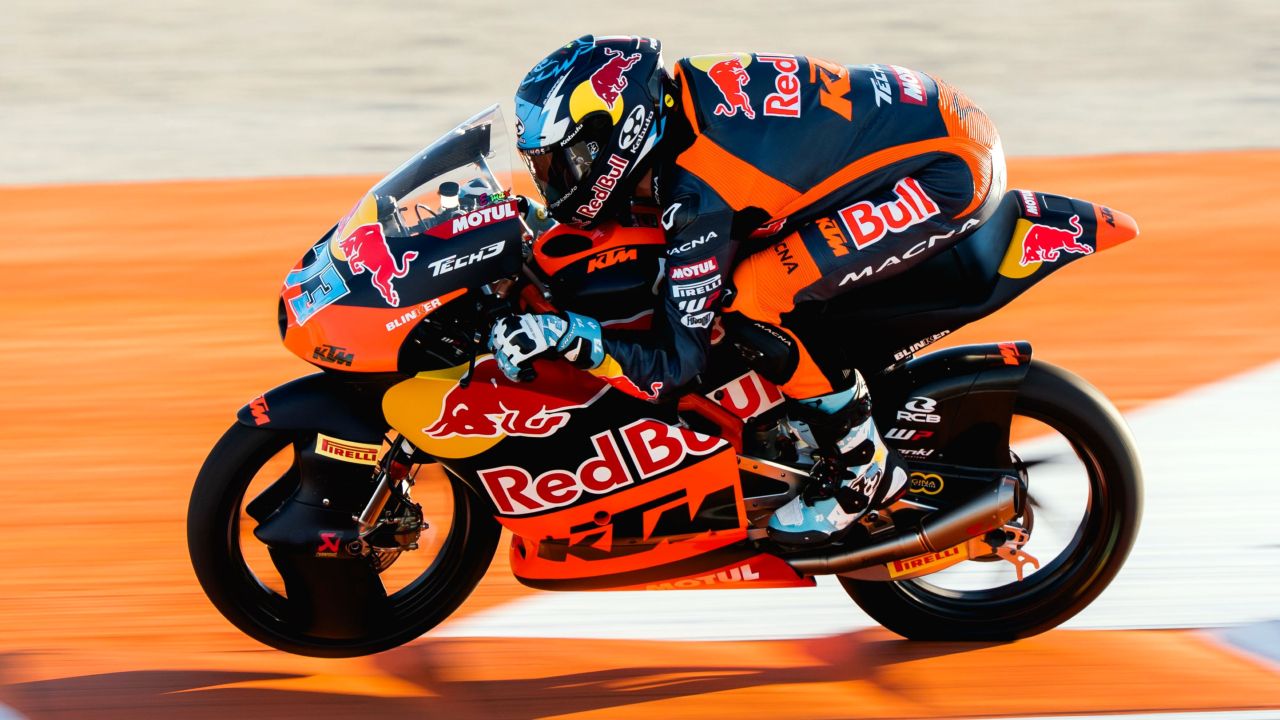 PERRONE AND ROULSTONE READY TO RACE FOR SEASON FINALE IN VALENCIA GRAND PRIX